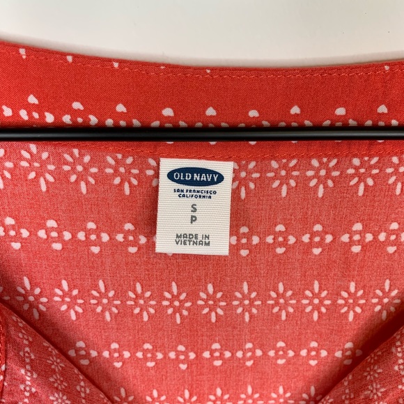 Old Navy • coral sleeveless patterned top - Picture 3 of 7